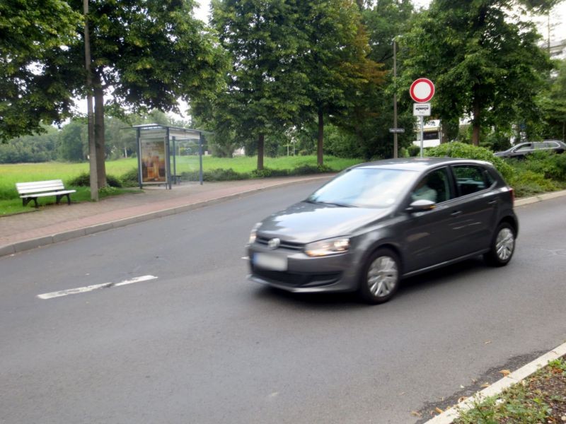 Landgraf-Friedrich-Platz/Güldensöllerweg/außen