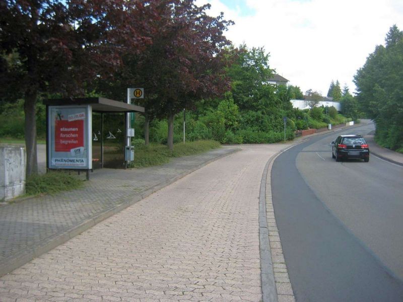 Am Kaiserberg/Mehrzweckhalle/außen