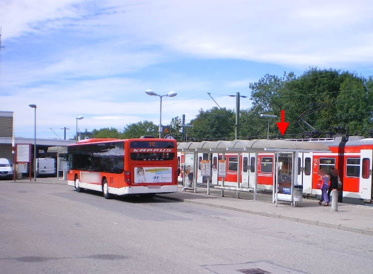 Bahnhofstr. 78, Bussteig 1, 1.WH, re.Vi.