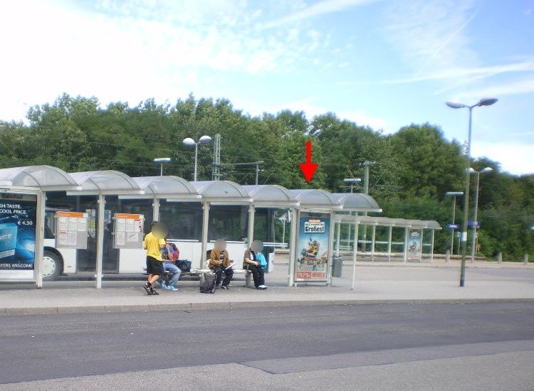 Bahnhofstr. 78, Bussteig 3, 1.WH, re.Vi.