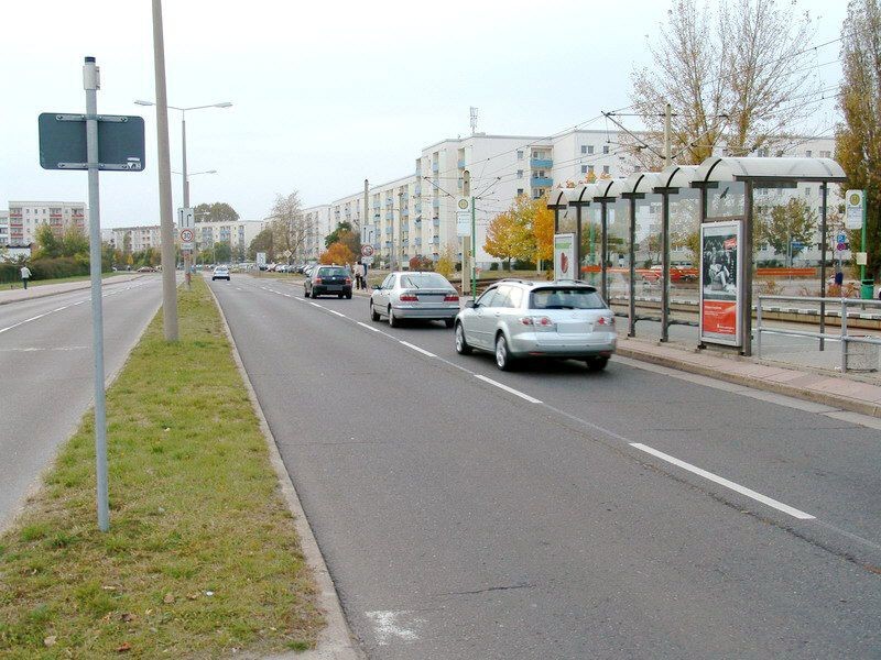 Rosa-Luxemburg-Allee/Tschirchdamm außen re.