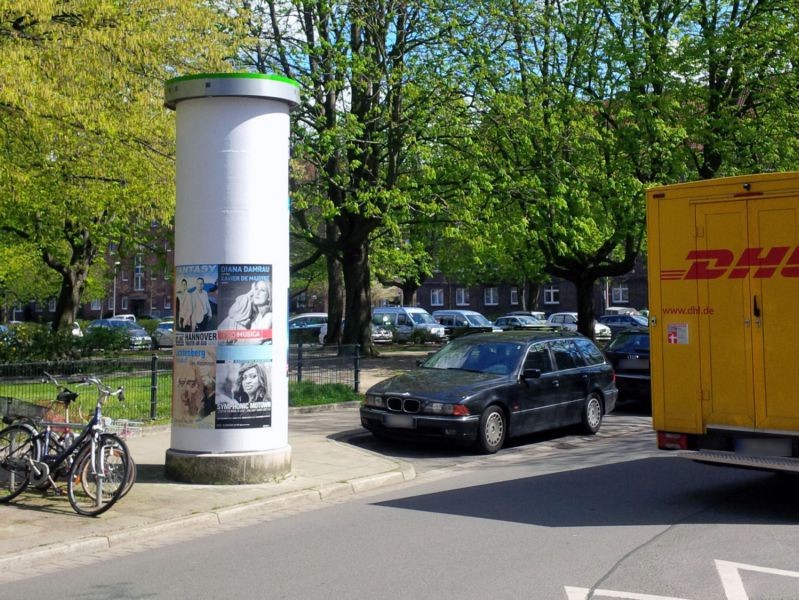 Bertha-von-Suttner-Platz/Roseggerstr.