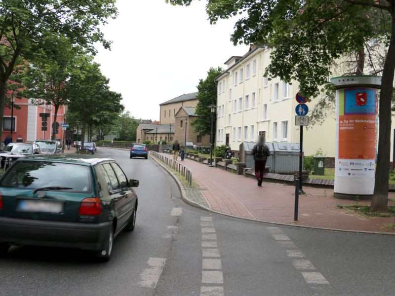 Martin-Luther-Str./Melanchthonstr. li.