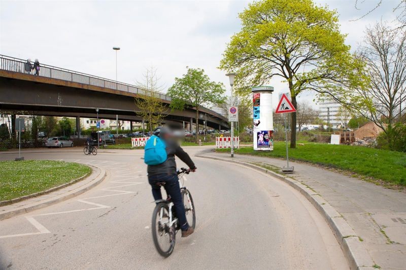 Oskar-Walzel-Str./Reuterbrücke