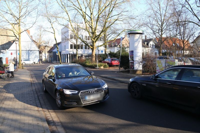 Unter den Linden/Friedhof