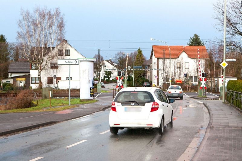 Scharmeder Str./Bahnübergang/We.re.