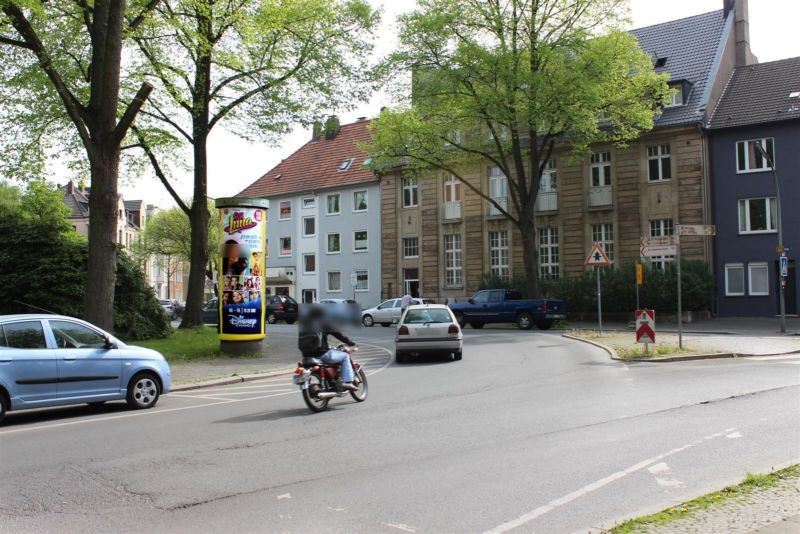 Carl-von-Ossietzky-Platz/Alte Bahnhofstr./We.li.