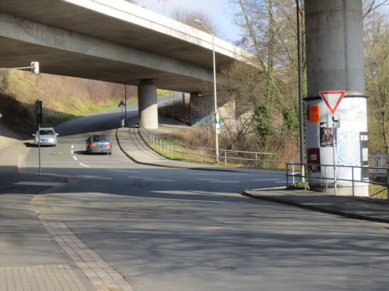 Am Eichenhang/Brücke Formerstr.