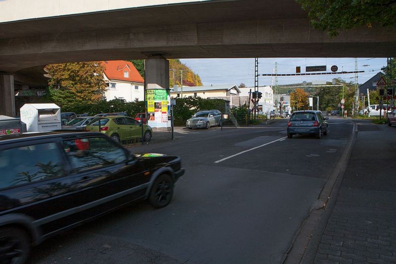 Am Eichenhang/Bahnübergang