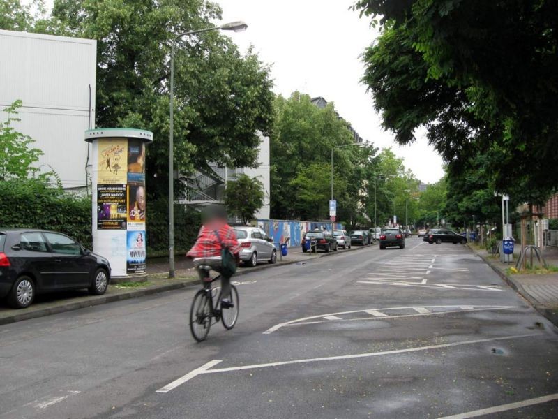 Oppenheimer Landstr./Souchaystr.