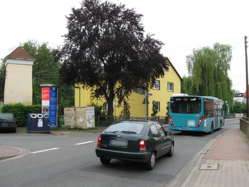 Albert-Einstein-Str./Deuil-La-Barre-Str.