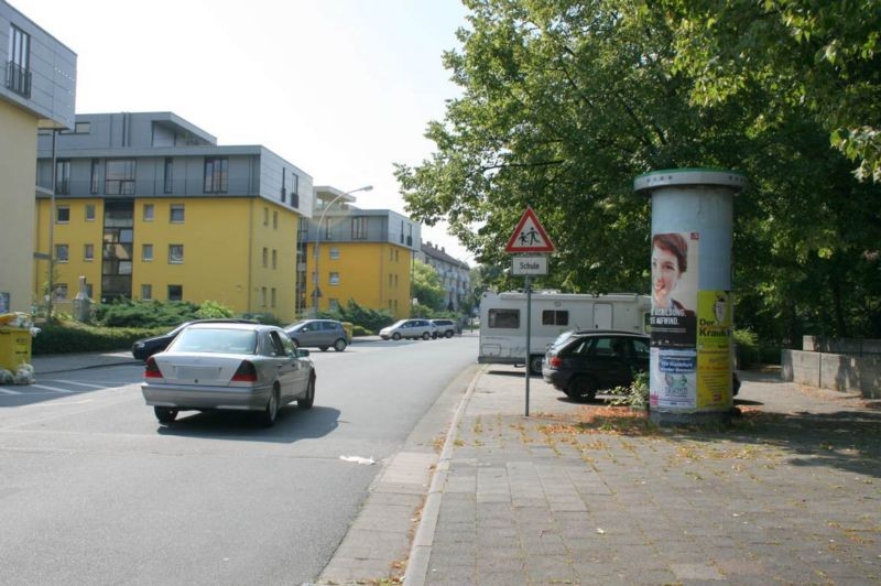 Thüringer Str. geg 30/Kirche