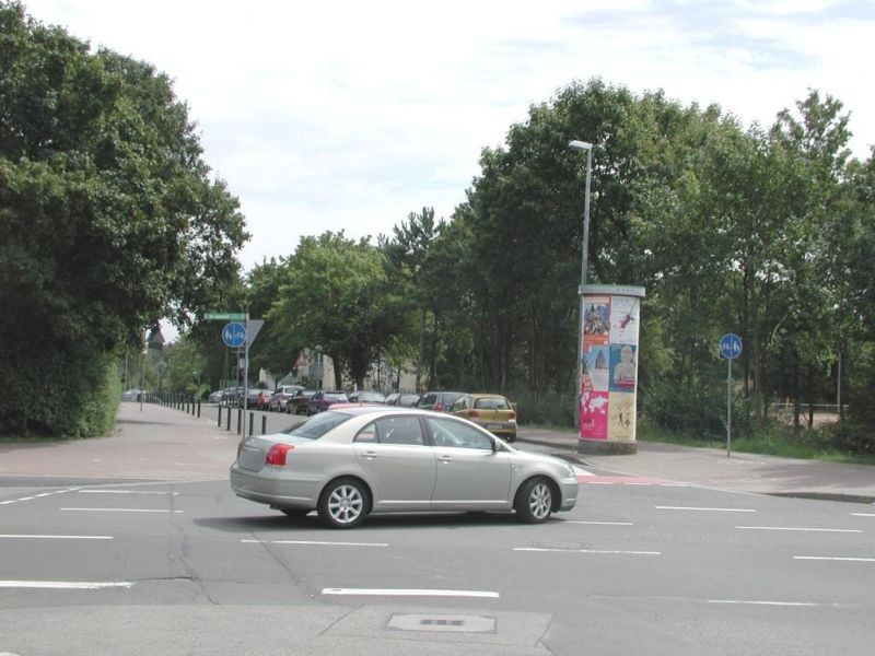 Albert-Schweitzer-Str./Backhaushohl