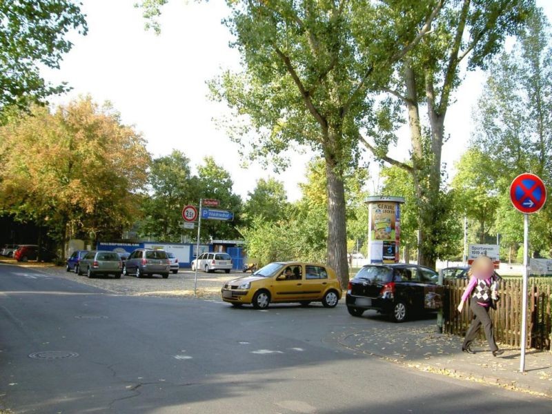 Kapellenstr. 37/Am Sportfeld