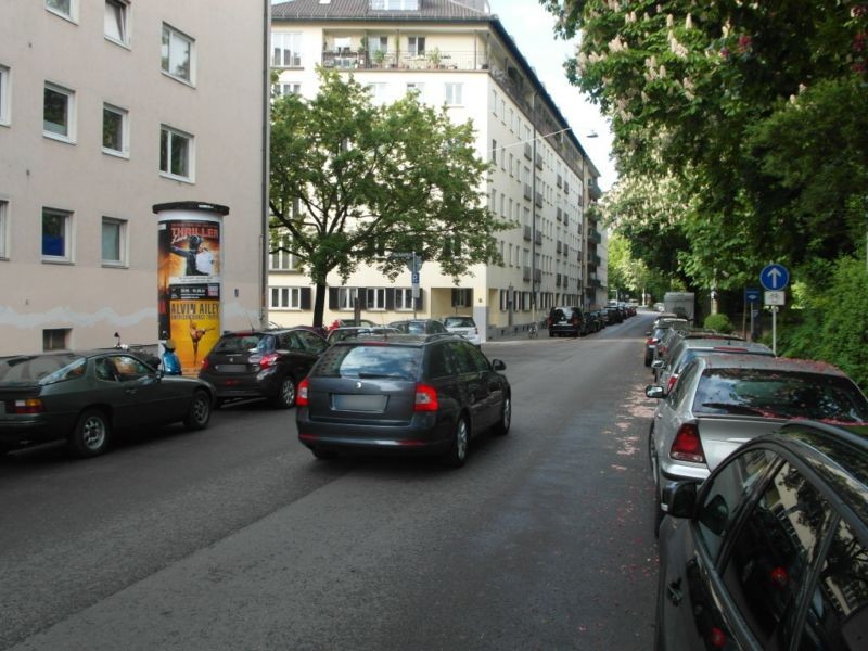 Eduard-Schmid-Str. 3