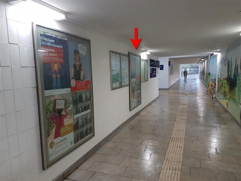 S-Bf Freising, Bstg.-Ufg., Zugang li. neb. Gl. 3