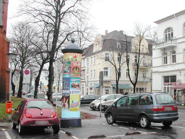 Warnemünde - Kirchenplatz