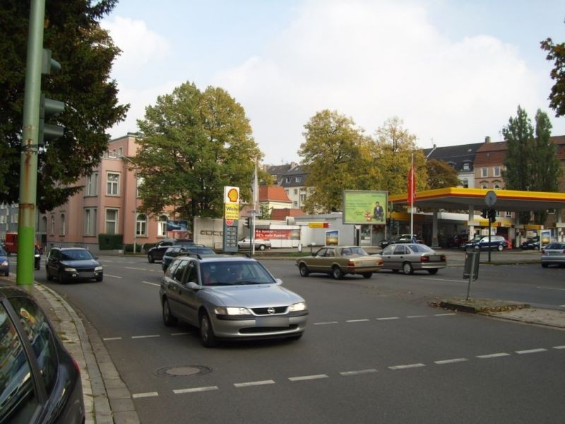 Von-Schmoller-Str.   1/Hohenzollernstr.