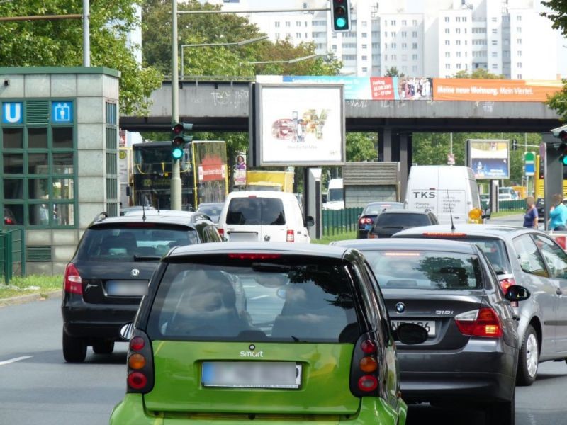 Wilhelmsruher Damm 230/Mittelstreifen/We.li.