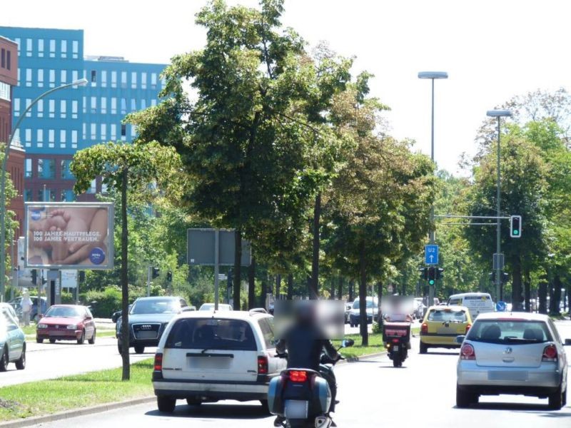 Berliner Str. vor 67/We.li.