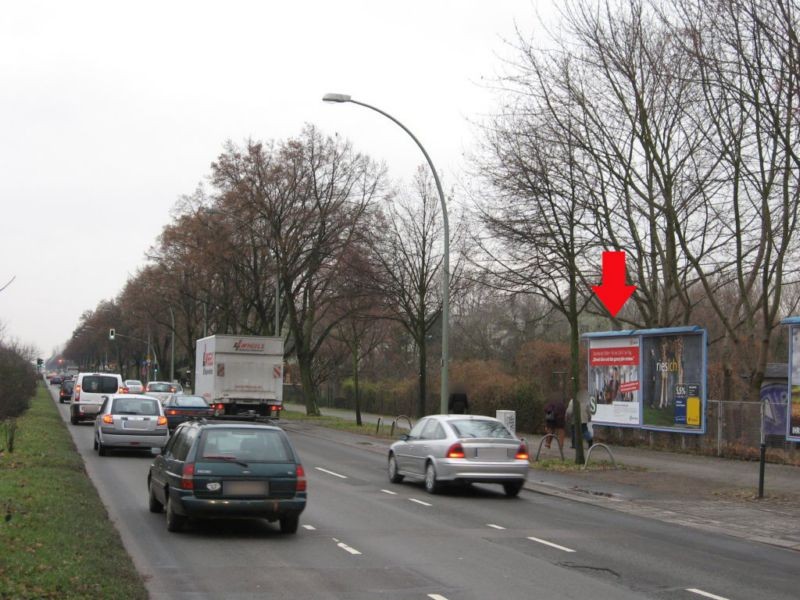 Köpenicker Landstr. li. vor Garagen