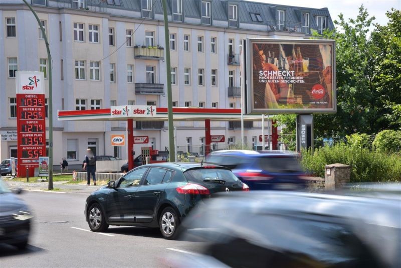Berliner Allee/Bahnüberg. Rathaus/We.re.