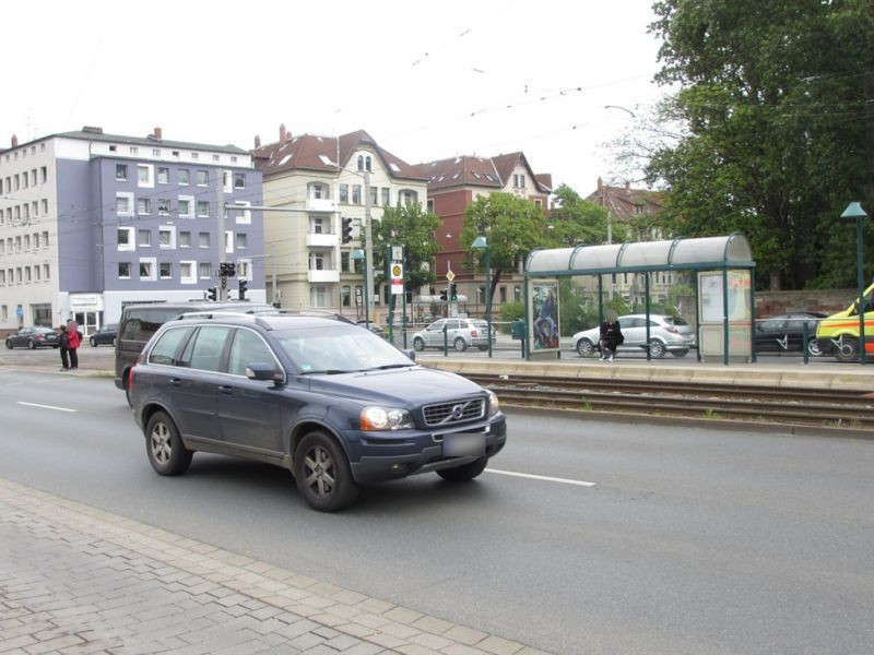 Leonhardplatz geg. Stadthalle innen