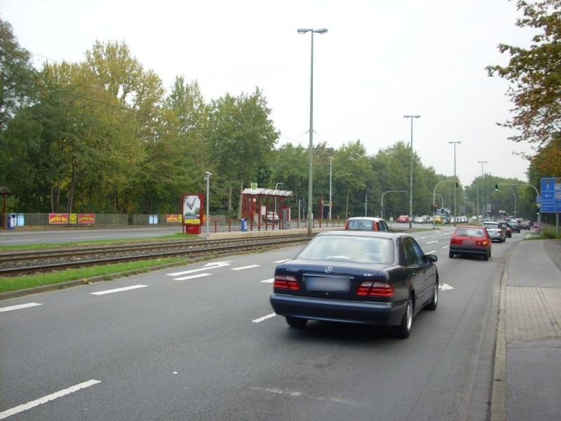 Neumühler Str./Theodor-Heuss-Str./Ri. Dinslaken/RS