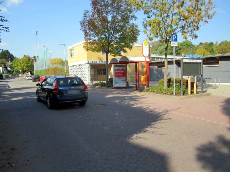 Kelkheimer Str.  72-74/Schwimmbad/innen
