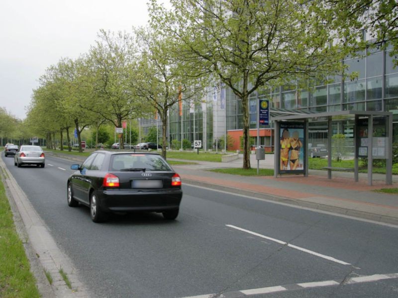 Karl-Wiechert-Allee/Rudolf-Pichlmayer-Str. innen