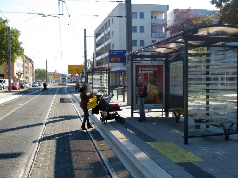 Leipziger Str./Unterneustädter Kirchplatz saw./in