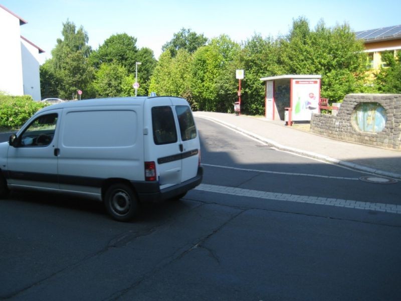 Sudetenstr. Nh. 31-33/Eisenacher Weg/Vi.Außen