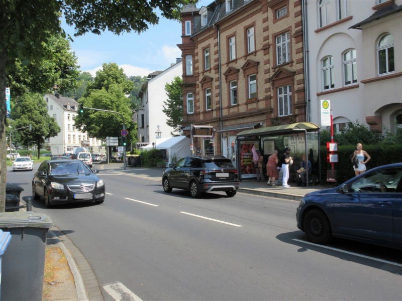 Schwanallee 10/Wilhelmsplatz/Vitr.Innen