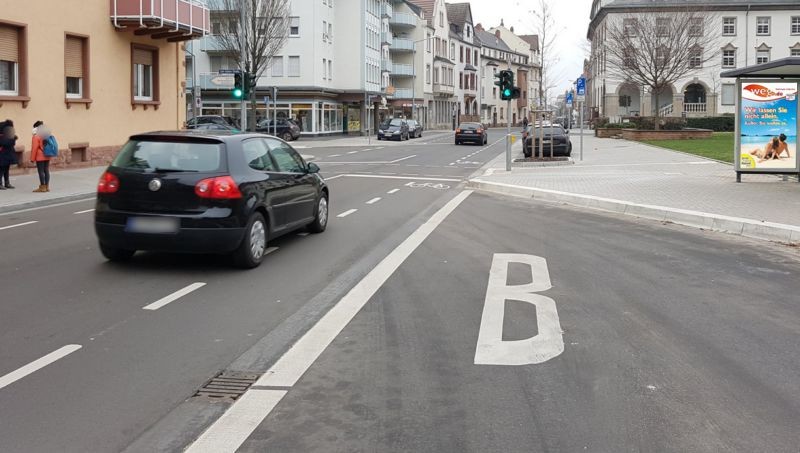 Karlsplatz/Friedrich-Ebert-Str. sew. innen