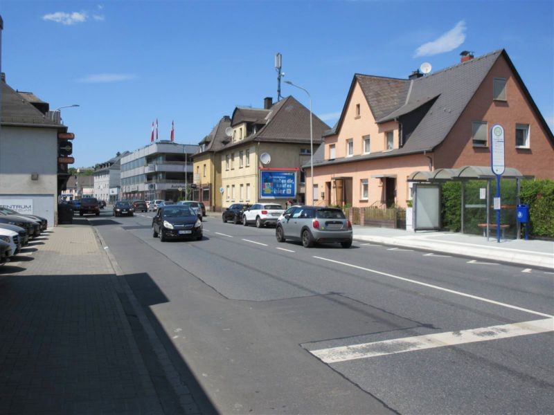 Hermannsteiner Str. neb. 48/innen