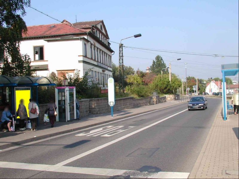 Huttenstr. 7/Huttenstr. Bus Ri. Bf re.