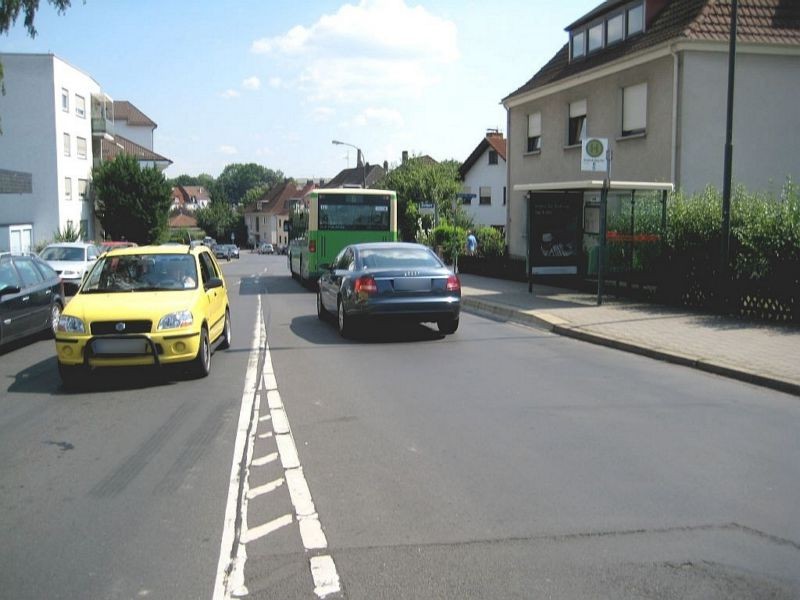 Amand-Ney-Str.   4 geg. Zweirad-Fachhändler/innen