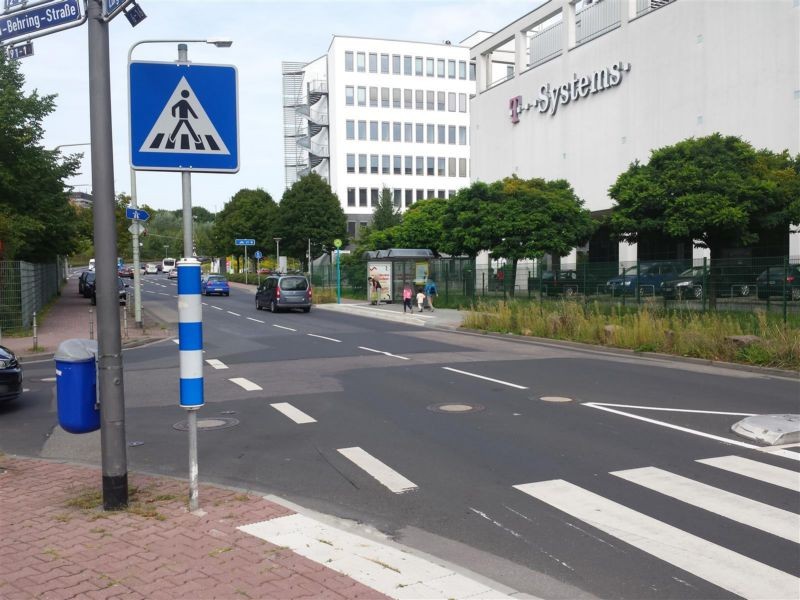 Lurgiallee geg. Emil-von-Behring-Str. innen