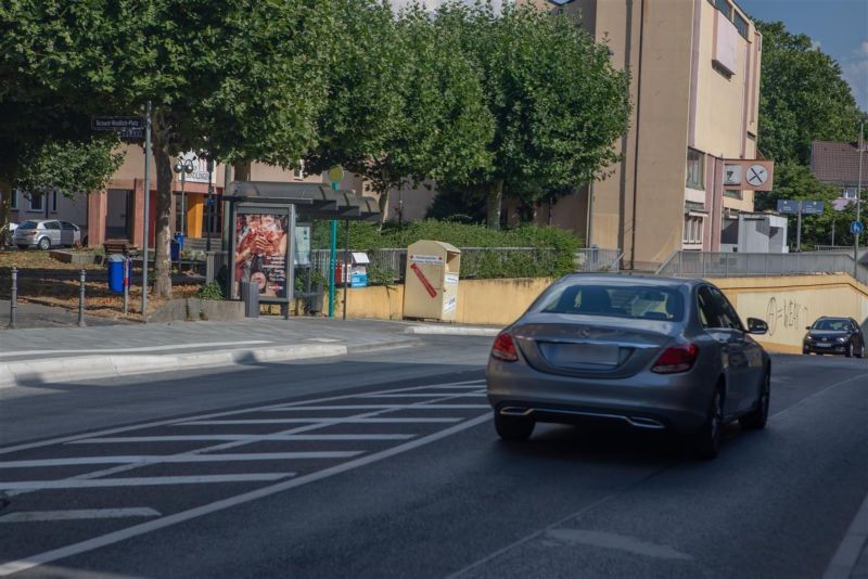 Sindlinger Bahnstr./R.-Weidlich-Platz/außen