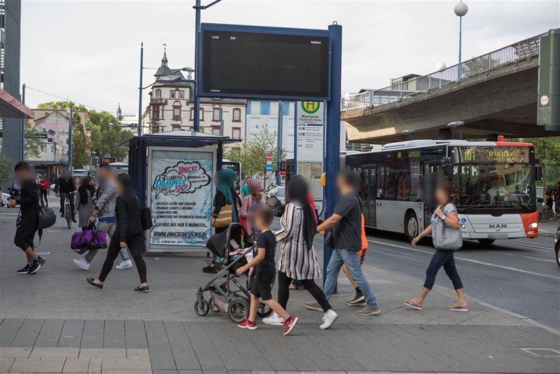 Marktplatz/Frankfurter Str. 1/Bussteig 2/außen