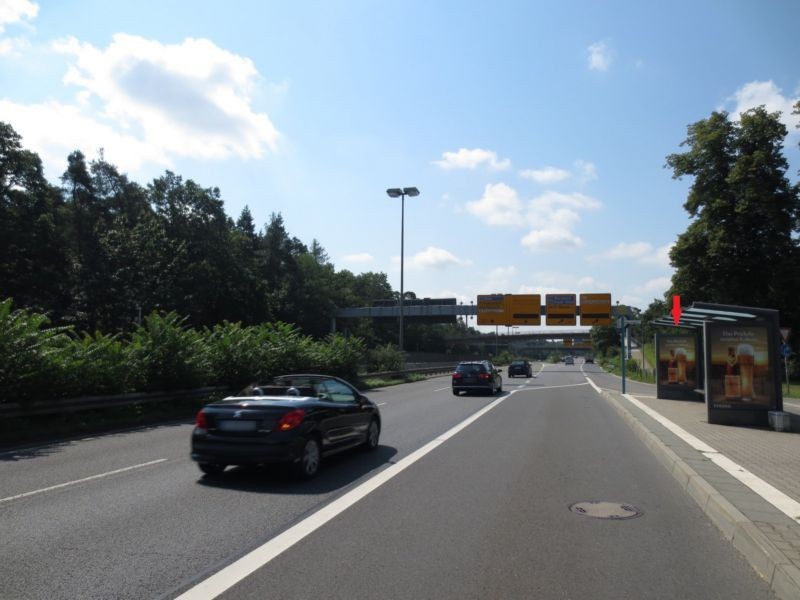 Mörfelder Ldstr./Stadion/Osttribüne saw./V li. in.