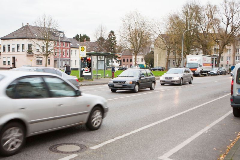 Düsseldorfer Str./HST Niersbrücke/We.li.