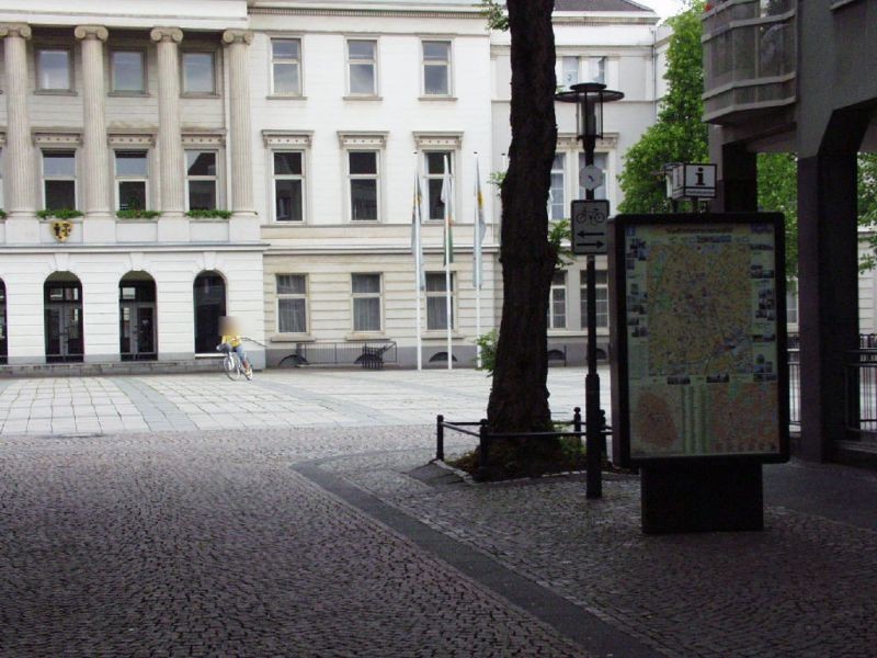 Carl-Wilhelm-Str./Von-der-Leyen-Platz/We.re.