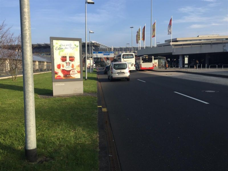 Ankunft geg. Busstopp neben ICE Fernbahnhof I