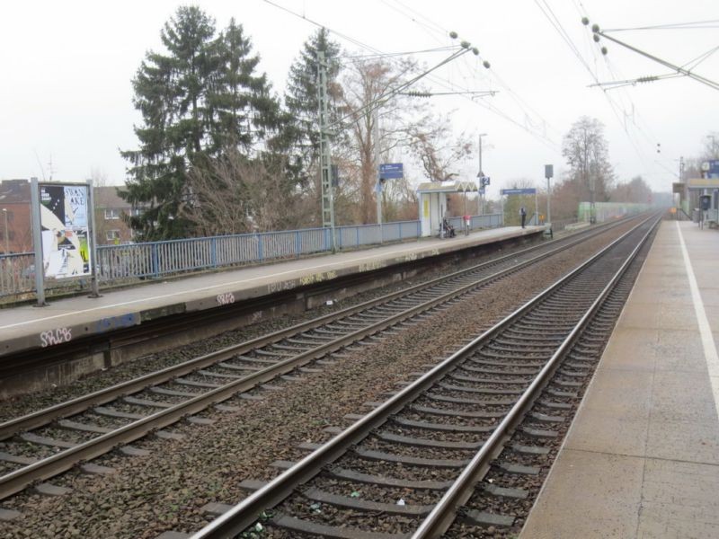 S-Bf Neuss-Süd, Ri. Neuss-Hbf, re.