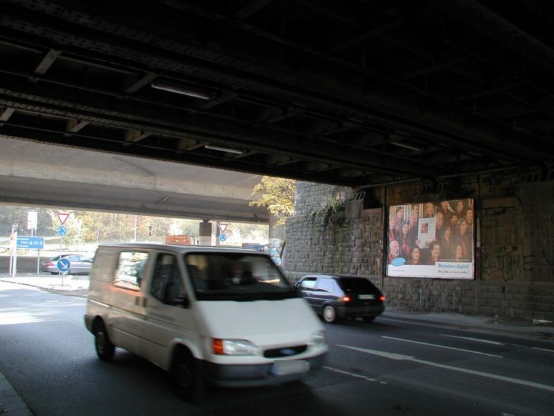 Mainzer Str./unter DB-Brücke Ri.BAB 671-Brücke/re.