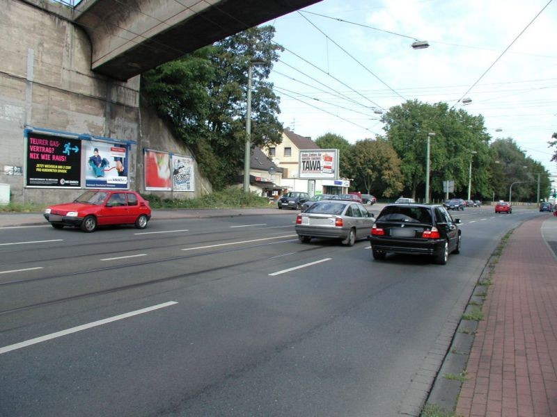 Friedrich-Ebert-Str. neb.  59 re.