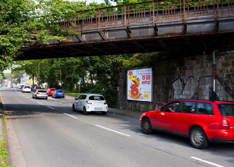 Hövelstr. Nh. Großenbruchstr./Ufg. Südseite li.