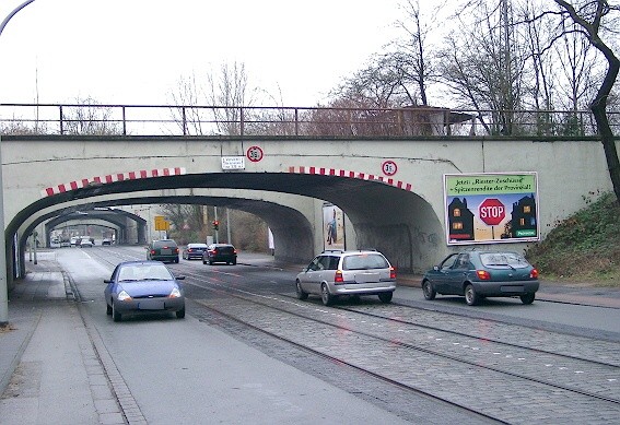 Sternbuschweg geg. 369/Ufg. quer