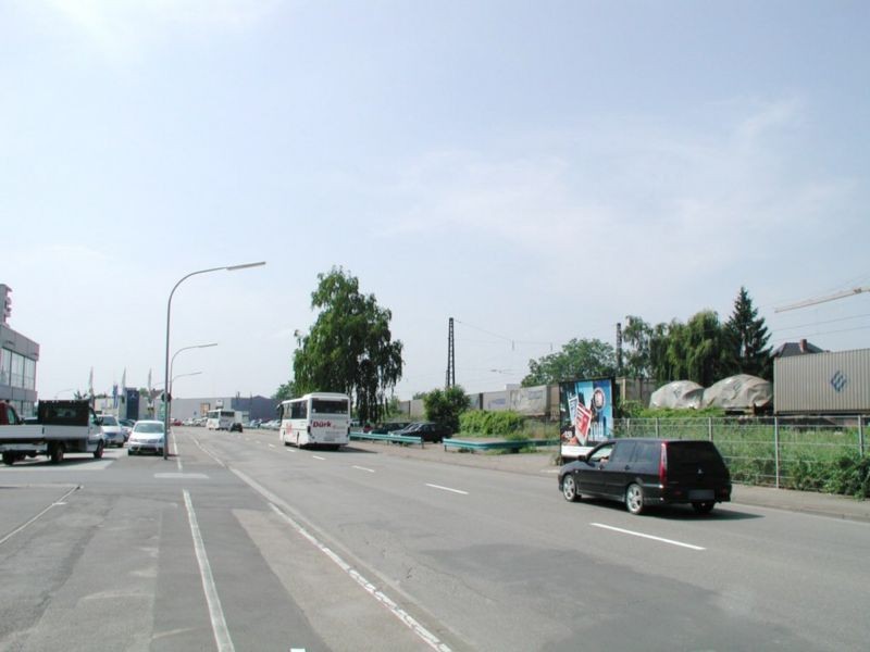 Cornelius-Heyl-Str. geg.  55/Mercedes